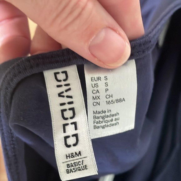 Blue long sleeve with cut out back - Picture 3 of 3